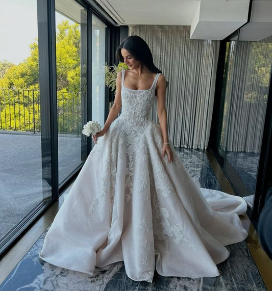 Hermoso vestido de novia blanco largo con escote cuadrado y encaje WD042
