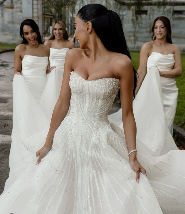 Hermoso vestido de novia largo con escote corazón y lentejuelas blancas WD045