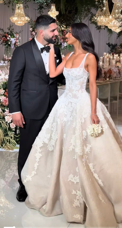 Hermoso vestido de novia blanco largo con escote cuadrado y encaje WD046