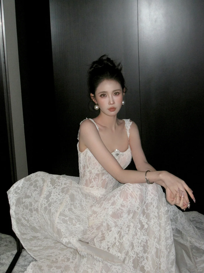 Vestido de novia único de corte sirena con tirantes finos, encaje, sin mangas, blanco, modesto, DH950