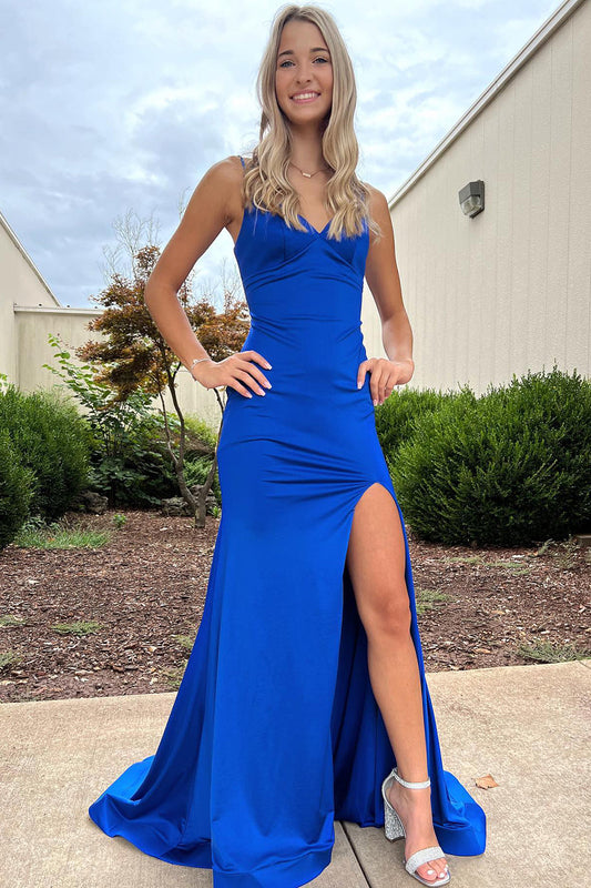 Vestido de fiesta largo con tirantes finos azules y abertura