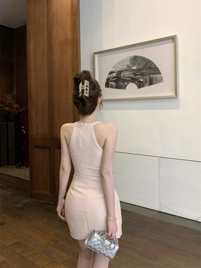 Vestido de fiesta con cuello halter, corte A y diseño de cuentas en rosa, TP3689
