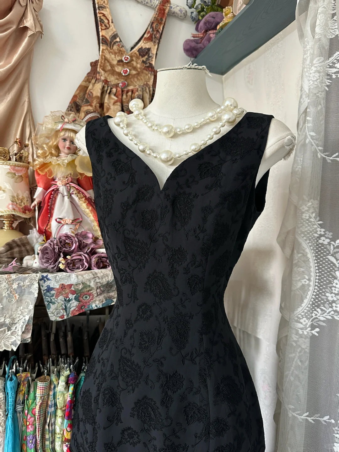 Vintage Black V-neck Exquisite Embroidery Design Elegant Mermaid Long Evening Dress Prom Dresses TP4203