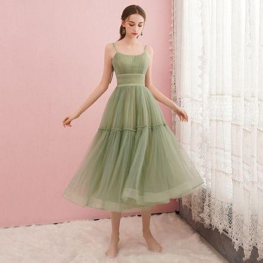Vestidos sencillos de graduación de color verde salvia