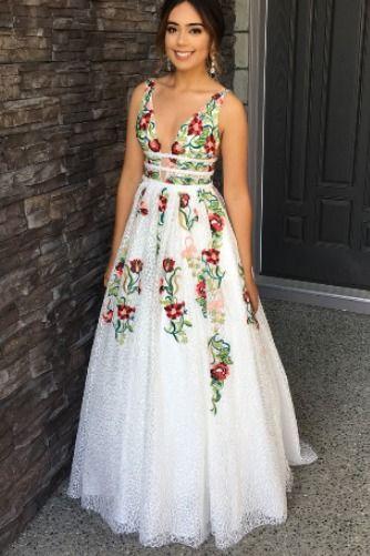 Elegantes vestidos de fiesta con escote en V y flores