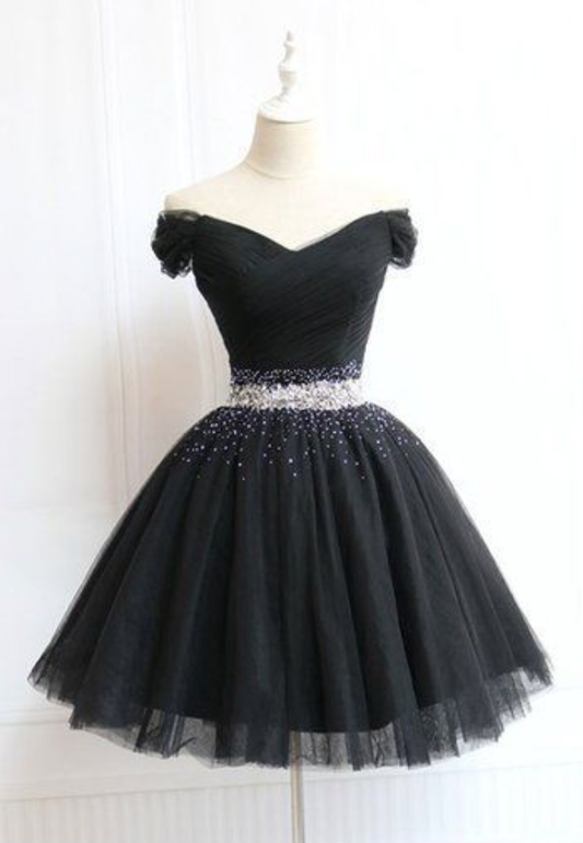 Hermoso y encantador vestido corto de tul negro con escote en V y cuentas, vestido negro para el regreso a casa.