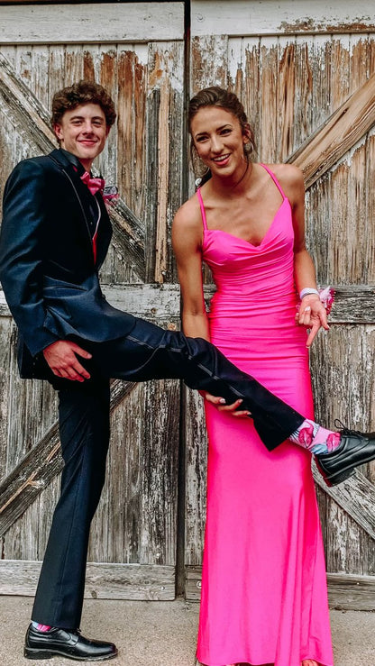 Elegantes vestidos de fiesta largos con tirantes finos y corte sirena verde