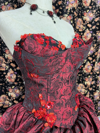 Hermoso vestido de fiesta burdeos con escote en forma de corazón y apliques de rosas, sin tirantes, largo hasta el suelo/corto, para cumpleaños, noche, TP4385