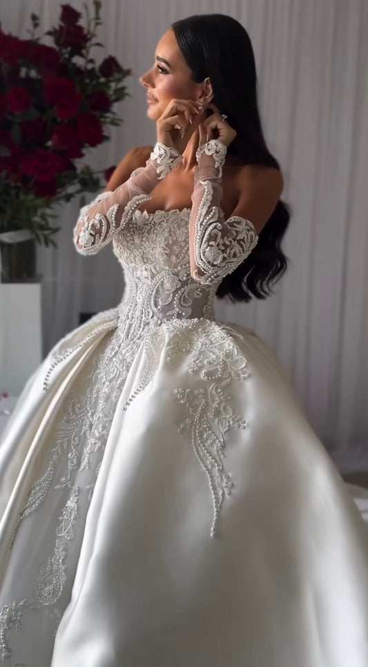 Beautiful Ball Gown Sweetheart Sleeveless White Satin Pleated White Pearls Beads Wedding Dress Modest Wedding Dresses Princess Wedding Gowns DH1483