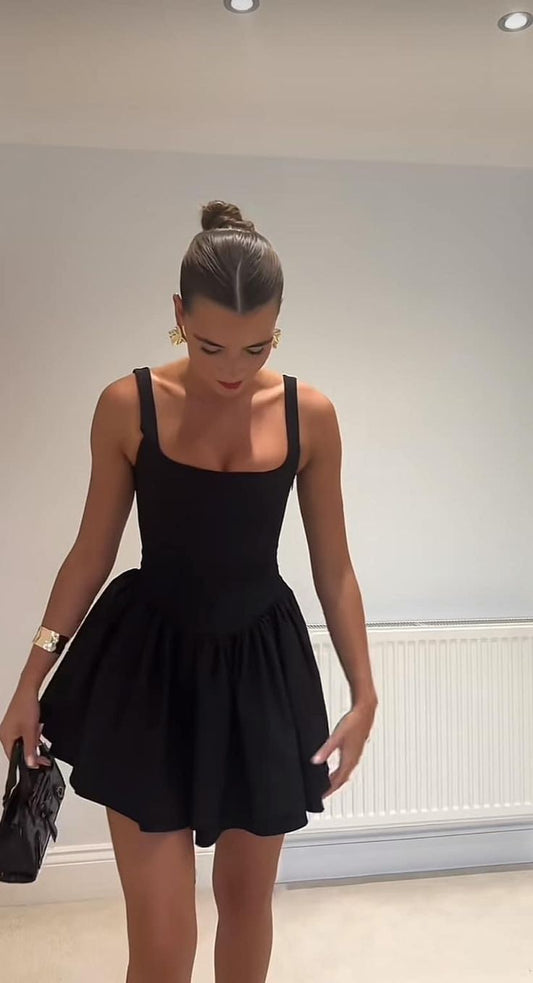 Vestido corto de satén negro con escote cuadrado y corte en A para fiesta de 8.º grado, vestido de cóctel para secundaria, Hoco Outfits DH1573