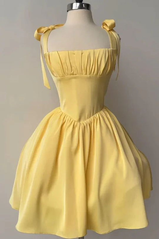 Vestido de graduación de satén amarillo con tirantes finos, corte en A, sexy, inspirado en vestidos de fiesta cortos y minifaldas para octavo grado, vestido de fiesta de secundaria, vestido de graduación, vestido de cóctel, atuendos de cumpleaños DH1859