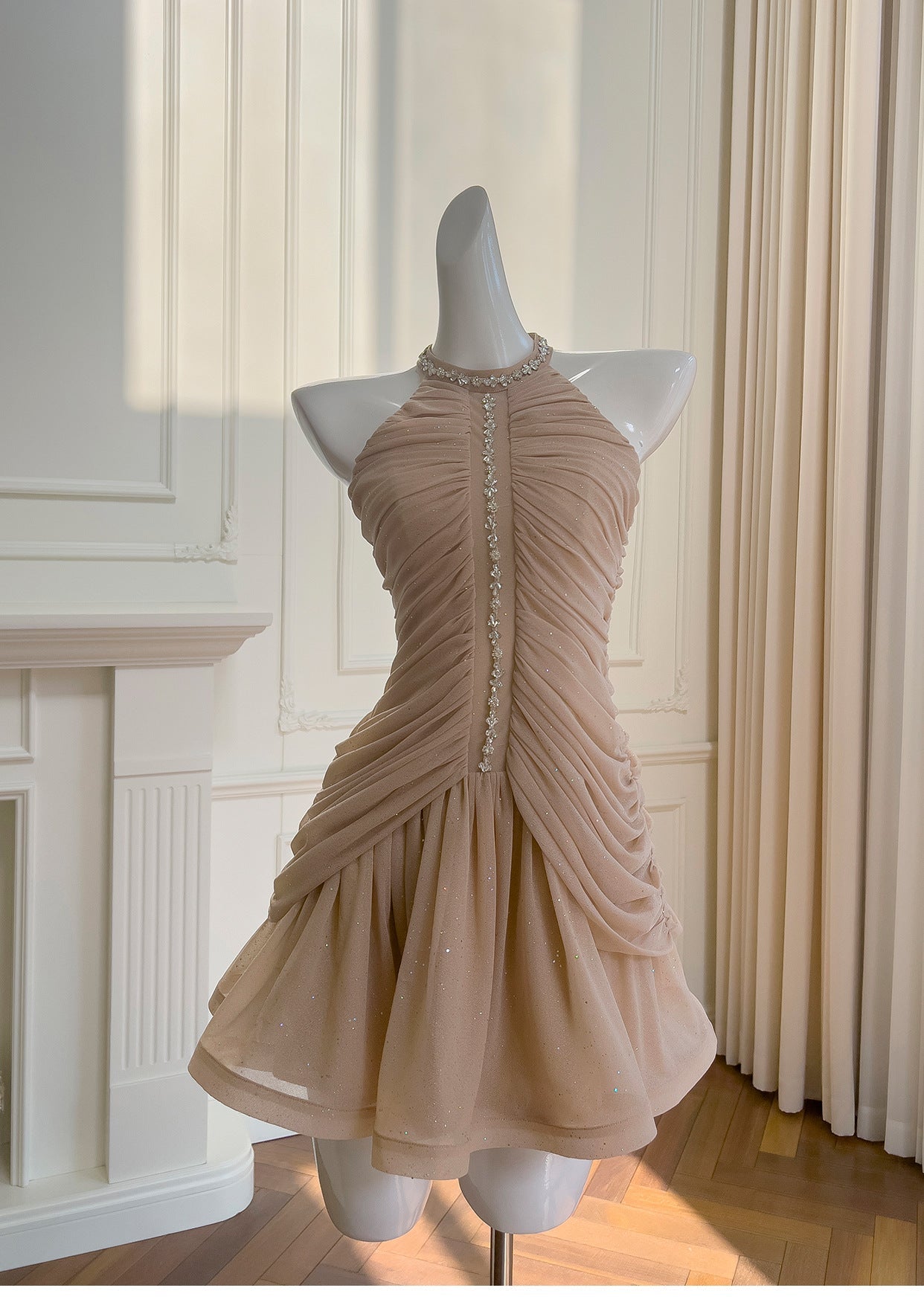 Cute Sheath Scoop Neck Champagne Short Grad Dress Inspo Short Mini Formal 8th Grade Homecoming Dresses High School Hoco Court Dress Graduation Dress Cocktail Outfits H1951