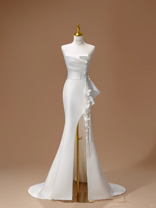 Vestido de novia único, corte sirena, sin tirantes, de satén, largo, blanco, con aberturas modestas, DH2802