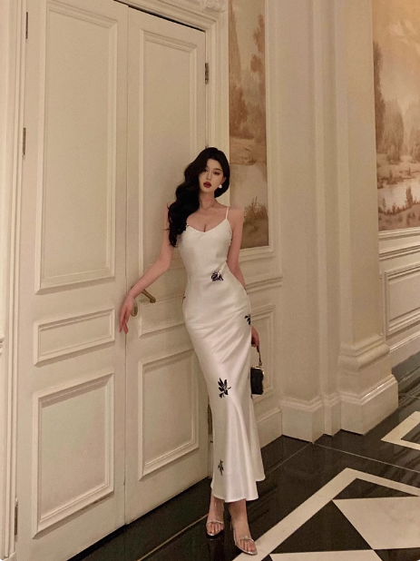 Vestido largo de satén blanco estilo sirena para fiesta de 18 cumpleaños, atuendos para 21 cumpleaños, ideas de vestidos de cumpleaños para mujeres DP1294