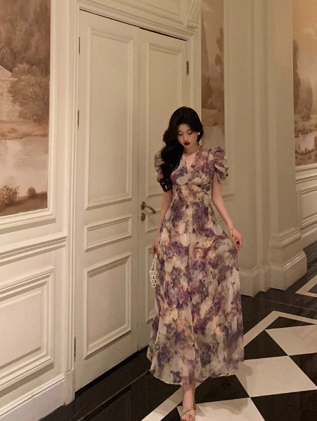 Vestido elegante de fiesta con escote cuadrado, corte A y estampado floral en tonos uva para 21 cumpleaños. Ideas para vestidos de cumpleaños para mujeres (DP1391).