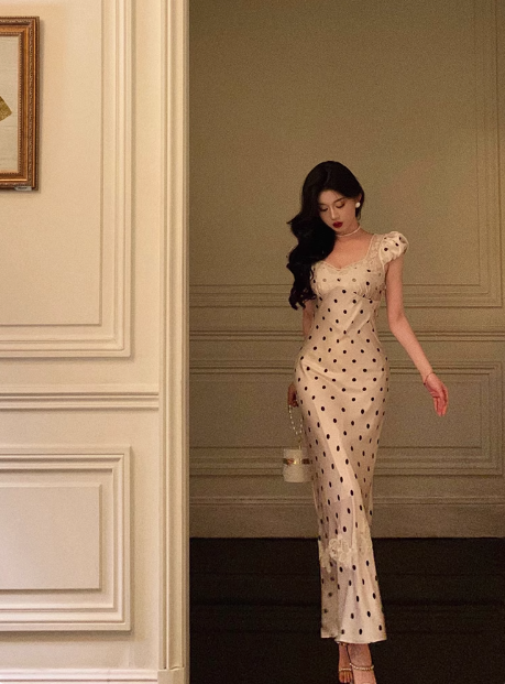 Elegante vestido blanco de sirena con escote en V para cumpleaños número 23. Ideas de vestidos de cumpleaños para mujeres (DP1397)