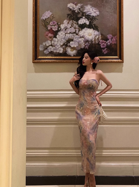 Vestido elegante de sirena con tirantes finos en color uva para cumpleaños número 23. Ideas de vestidos de cumpleaños para mujeres (DP1400)