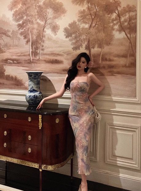 Vestido elegante de sirena con tirantes finos en color uva para cumpleaños número 23. Ideas de vestidos de cumpleaños para mujeres (DP1400)