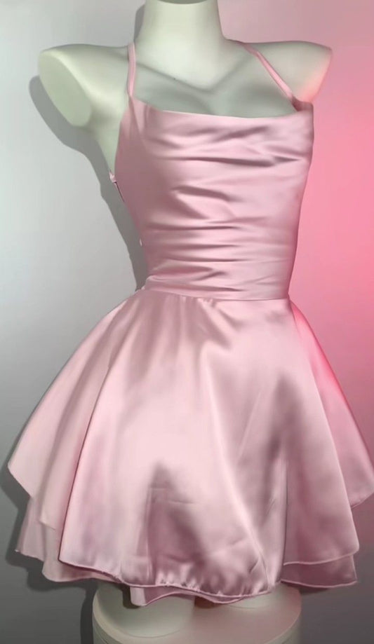 Vestido de fiesta corto de satén con tirantes rosas y corte A para el regreso a casa