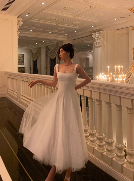 Vestido elegante de tul blanco con escote cuadrado y corte A, sin mangas, para fiesta de cumpleaños número 21, ideas para vestidos de cumpleaños para mujeres DP551