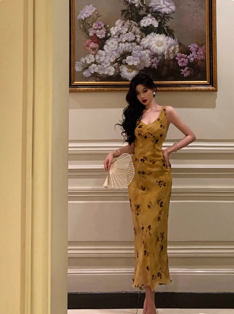 Elegante vestido amarillo con escote en V para 18 cumpleaños. Ideas para vestidos de cumpleaños para mujeres (DP588).