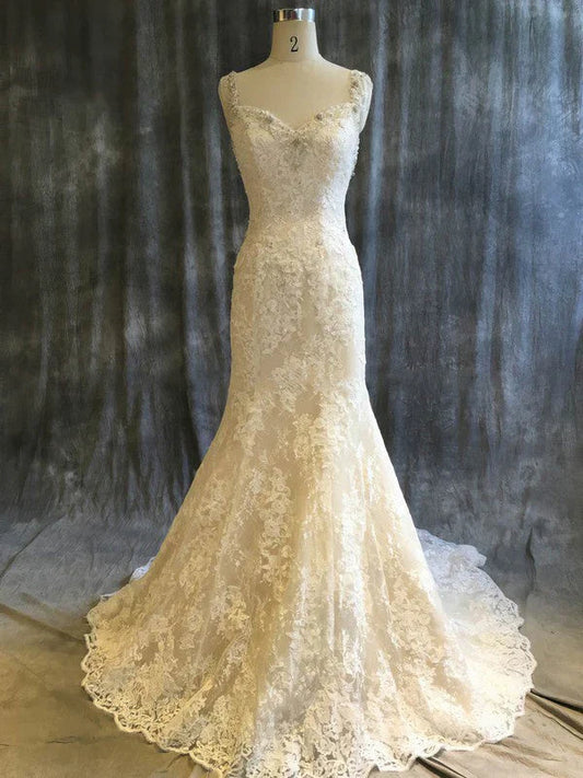 Hermoso vestido de novia de tul con encaje de sirena y escote en V con cuentas DP629