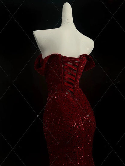 Vestido de noche encantador con escote corazón y lentejuelas brillantes, corte sirena, hombros descubiertos, largo hasta el suelo y abertura alta TP4317
