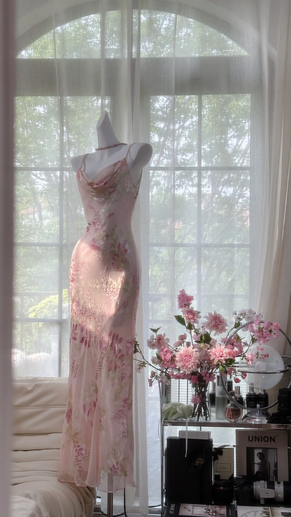 Vestido de noche romántico de gasa con tirantes finos y estampado floral rosa retro TP3984