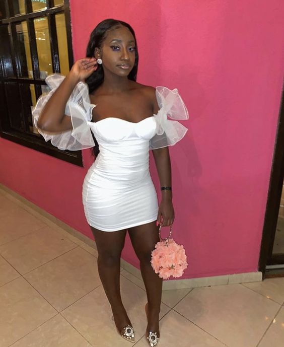 Vestido blanco ajustado para fiesta de bienvenida de chica negra para cumpleaños número 18