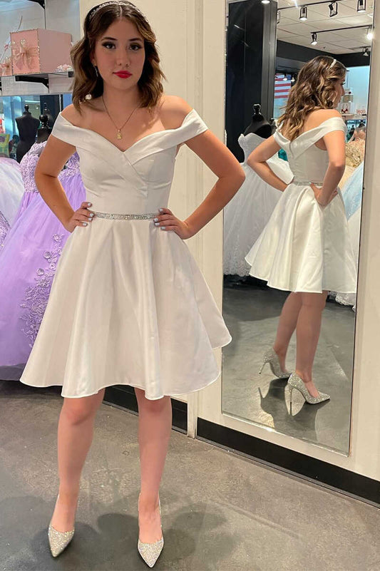 Vestido corto blanco de fiesta de corte A, vestido de fiesta corto de satén con hombros descubiertos