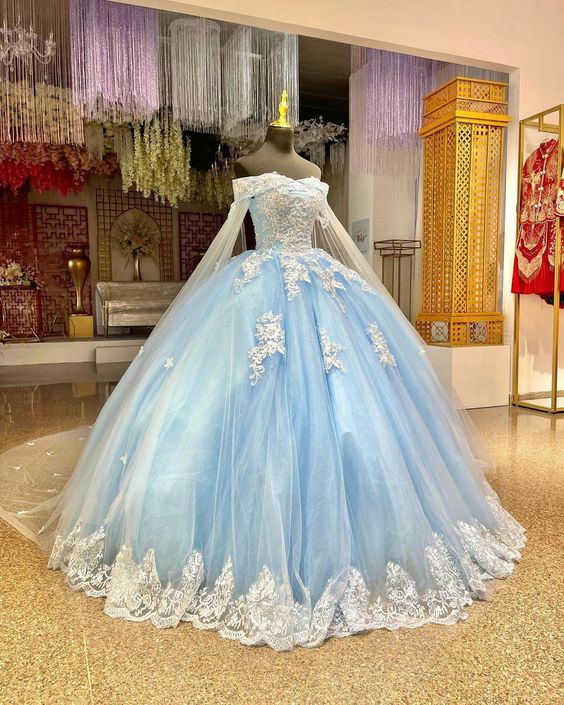 Hermosos vestidos de quinceañera azul claro con capa de princesa para cumpleaños de quinceañera.