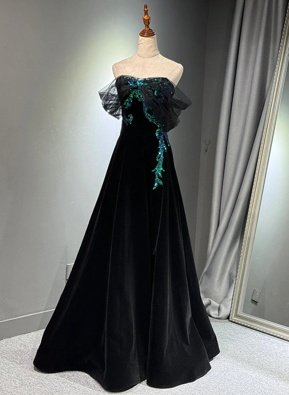 Vestido de fiesta negro de terciopelo y tul con hombros descubiertos, corte A, vestido de fiesta largo negro TP1041