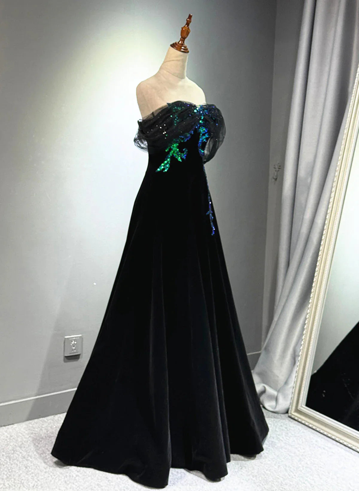 Vestido de fiesta negro de terciopelo y tul con hombros descubiertos, corte A, vestido de fiesta largo negro TP1041