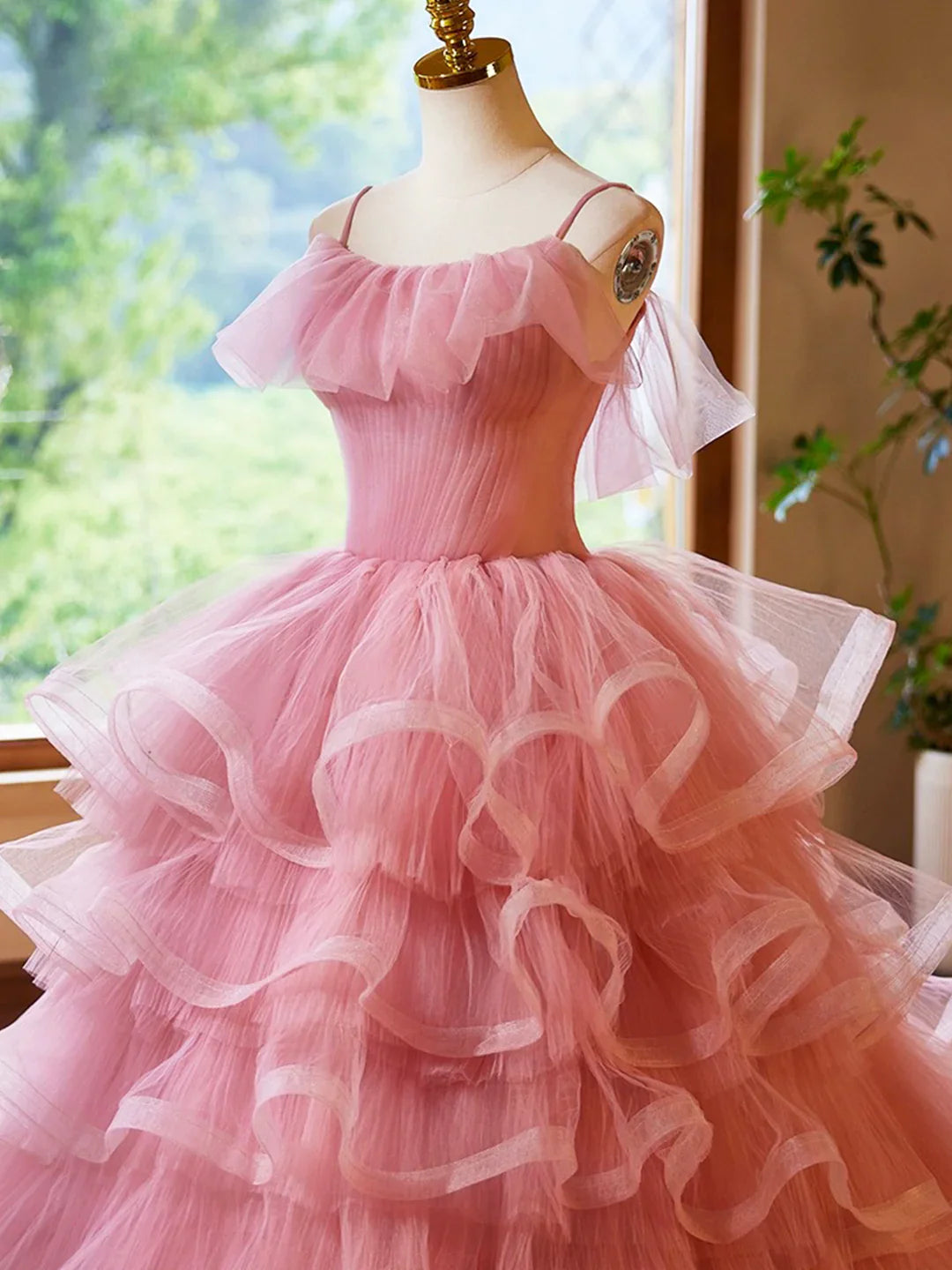 Vestido de fiesta largo de tul rosa con capas y corte A, vestido de noche rosa con tirantes finos para quinceañeras TP150