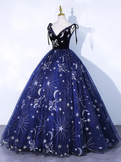 Vestido de fiesta largo de tul azul marino con tirantes finos, encaje floral y espalda descubierta TP284