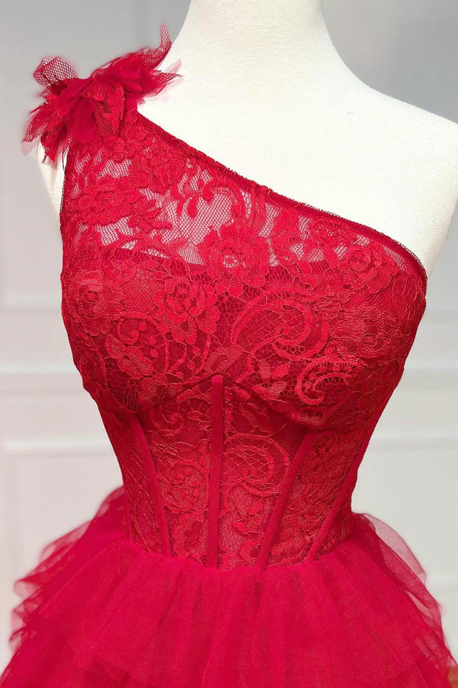 Vestidos de fiesta largos de tul rojo con encaje y un solo hombro TP457