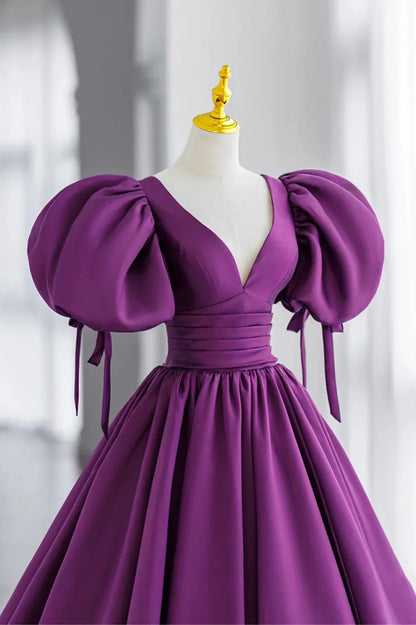 Vestido de fiesta largo de satén morado con mangas abullonadas y escote en V TP461
