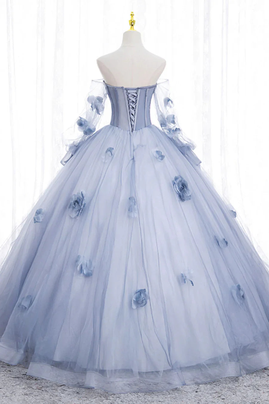 Vestido de fiesta de tul azul con mangas largas y corte A y hombros descubiertos TP495