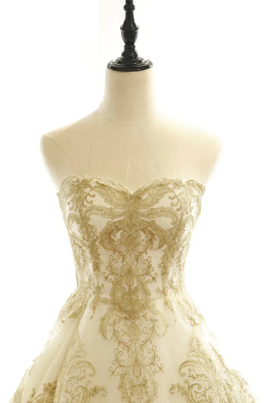Vestido de fiesta largo de tul con encaje y escote en A, color champán, sin tirantes, con cola, TP527