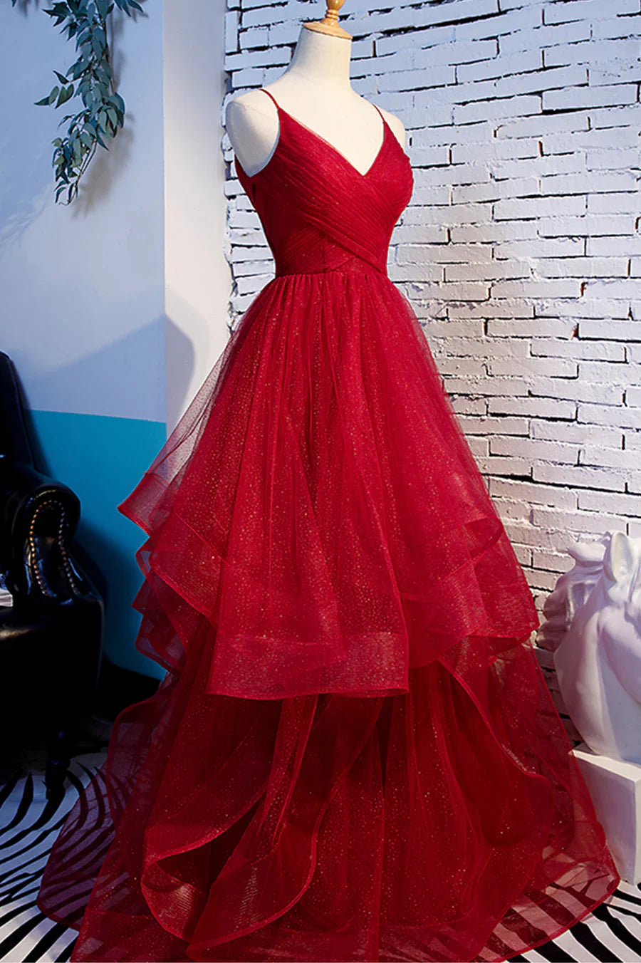 Vestido de fiesta largo de tul rojo con escote en V y corte A, TP593