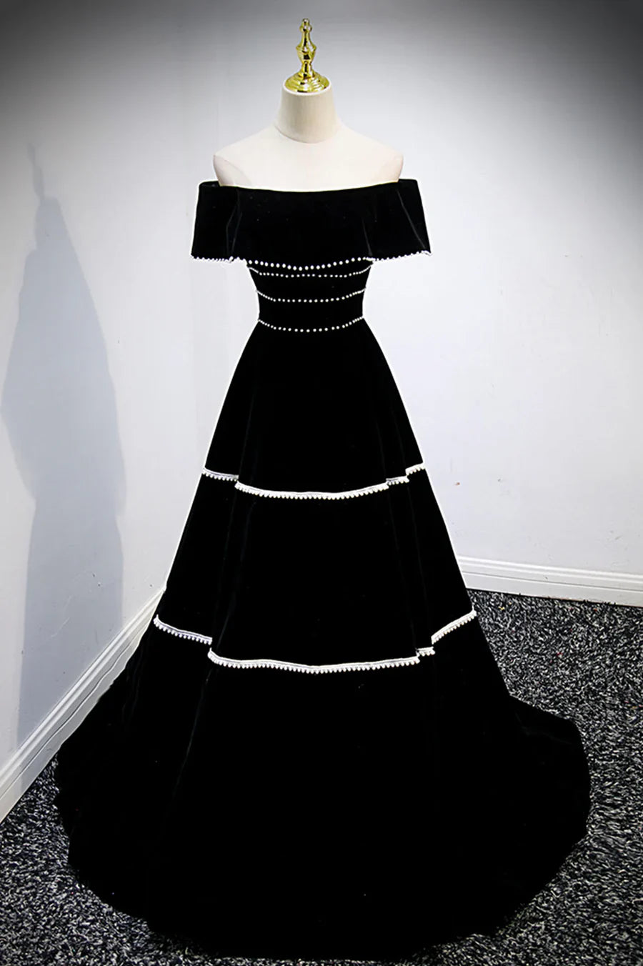 Vestidos de fiesta largos de terciopelo negro, vestidos de noche de corte A con hombros descubiertos TP677
