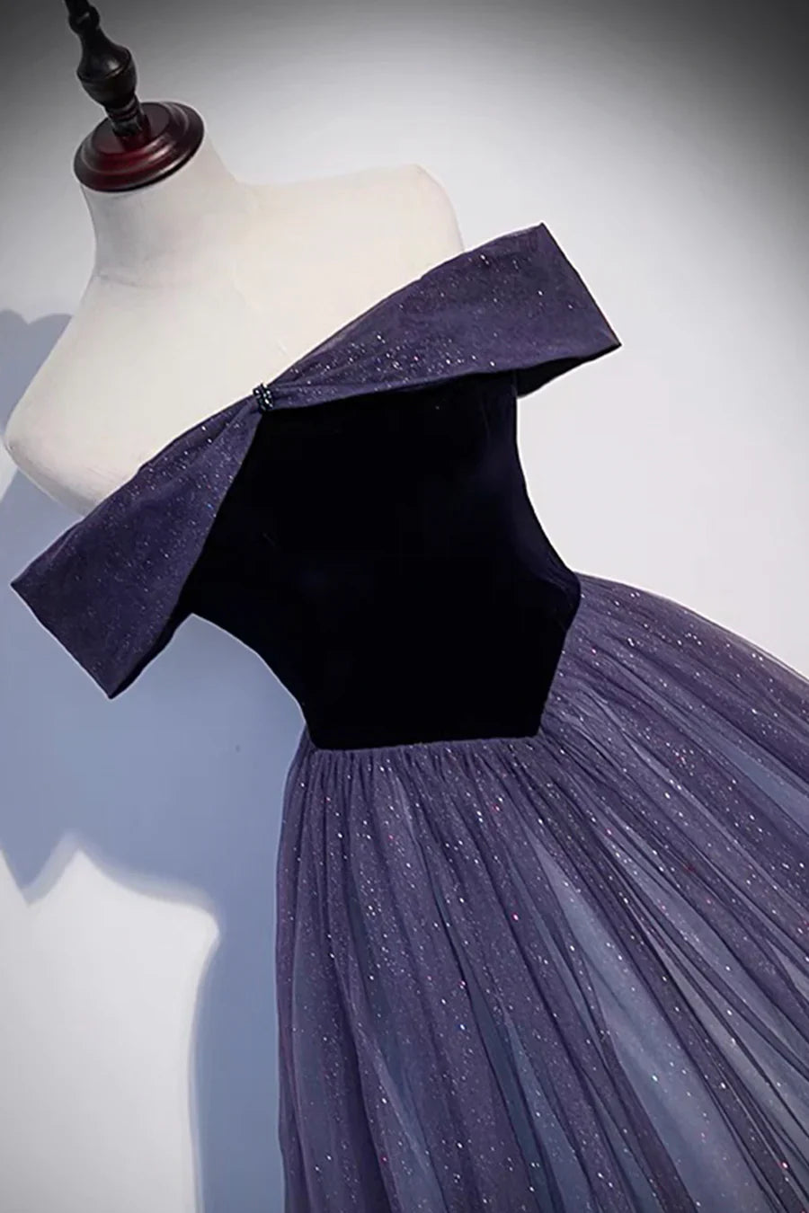 Vestidos de fiesta largos de tul y terciopelo morado, vestidos de noche de corte A con hombros descubiertos TP696