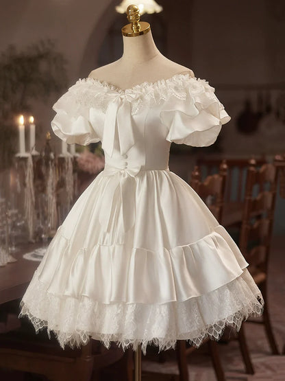 Vestido de fiesta de satén blanco con encaje hasta la rodilla, corte A y hombros descubiertos, TP779