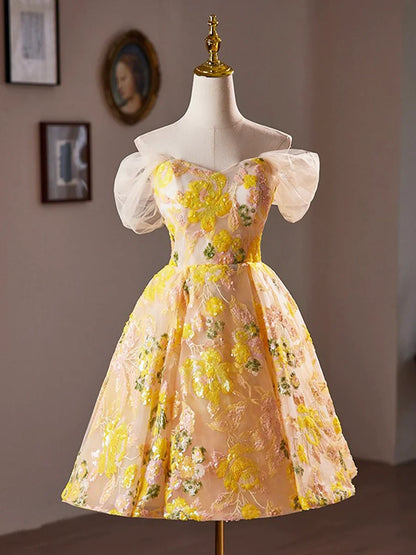 Vestido de fiesta amarillo con lentejuelas y flores hasta la rodilla, con hombros descubiertos, TP804