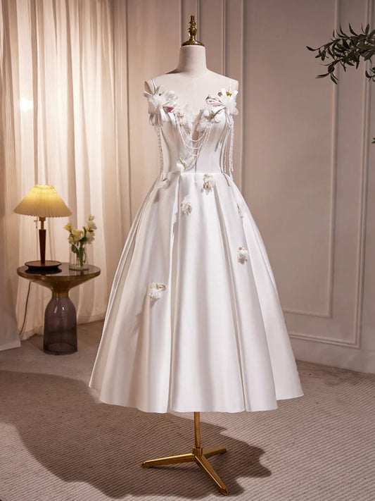 Vestido de fiesta corto de satén blanco con tirantes finos y escote en V, TP847