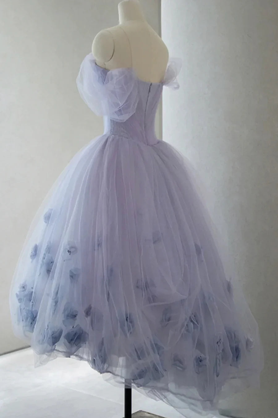 Vestido de fiesta corto de tul morado, corte A y hombros descubiertos TP908