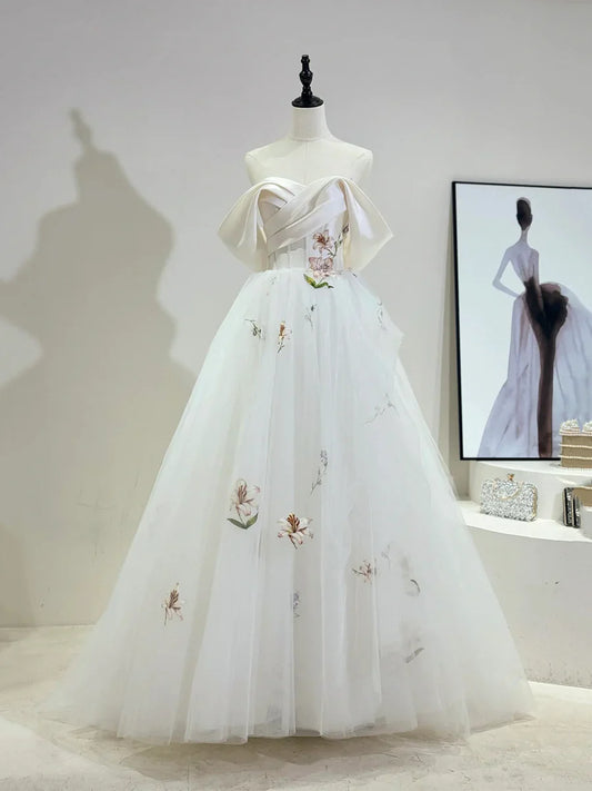 Hermoso vestido de fiesta largo de tul con encaje y hombros descubiertos TP936