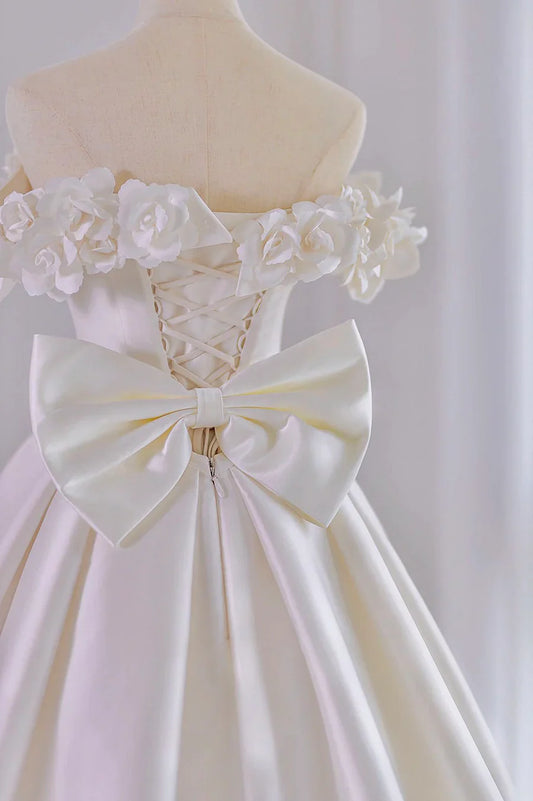 Vestido de novia largo de satén blanco, corte A, con flores y lazo TP952