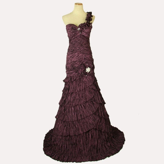Vestido de noche vintage morado de corte A, con hombros descubiertos, capas y largo hasta el suelo TP2010