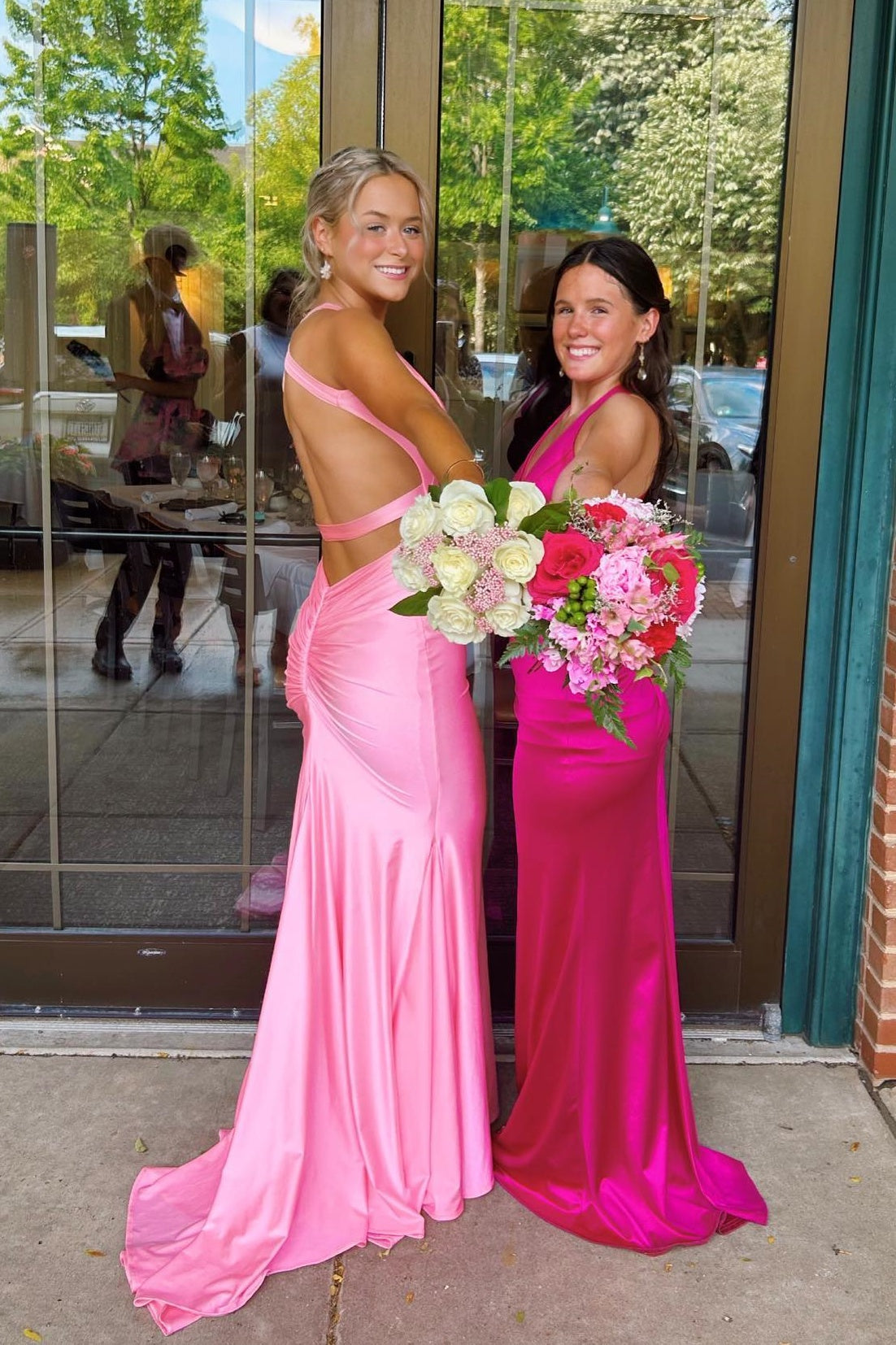 Vestido de graduación de sirena fruncido con espalda abierta y escote en V, vestidos formales largos